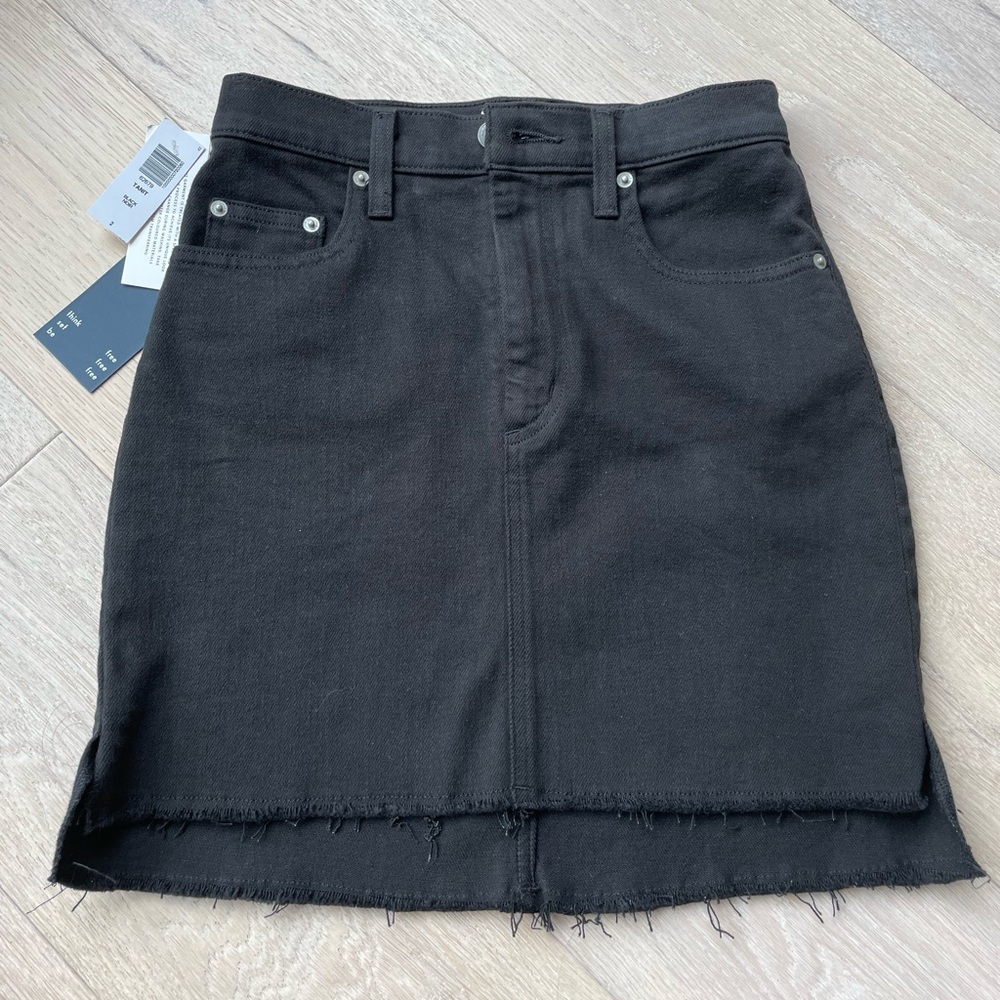 Aritzia Wilfred Black Denim Skirt. Never worn. Size 2